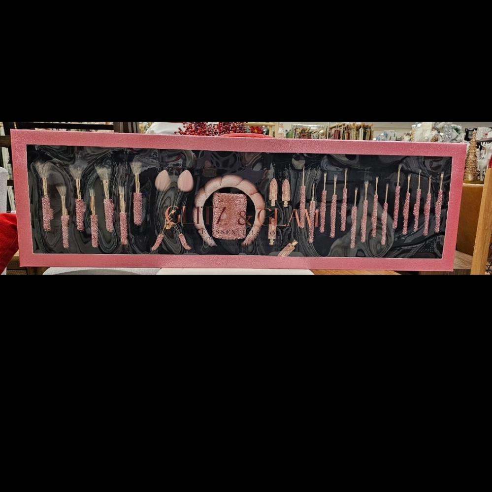 PINK Glitz & Glam Bling Rhinestone TIKTOK VIRAL Makeup Brushes HTF 30 Piece Set